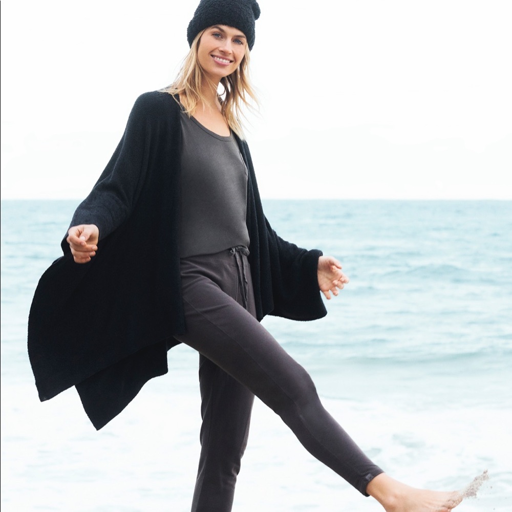 Barefoot Dreams Cozychic Weekend Wrap